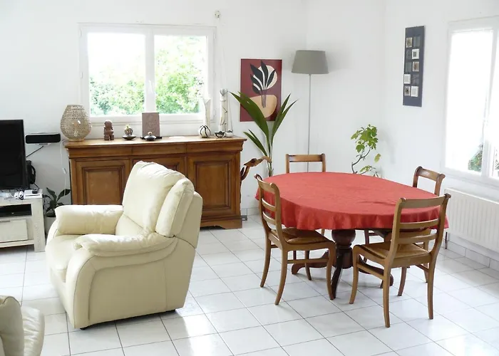 Des 24h00 Du Mans Couette-café